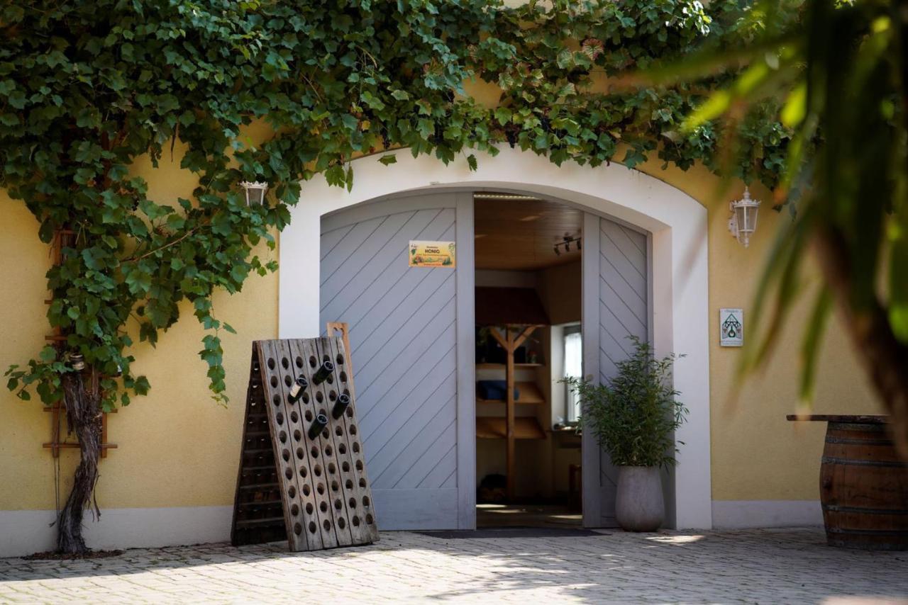 Weingut Martin Blass Erlabrunn  Extérieur photo